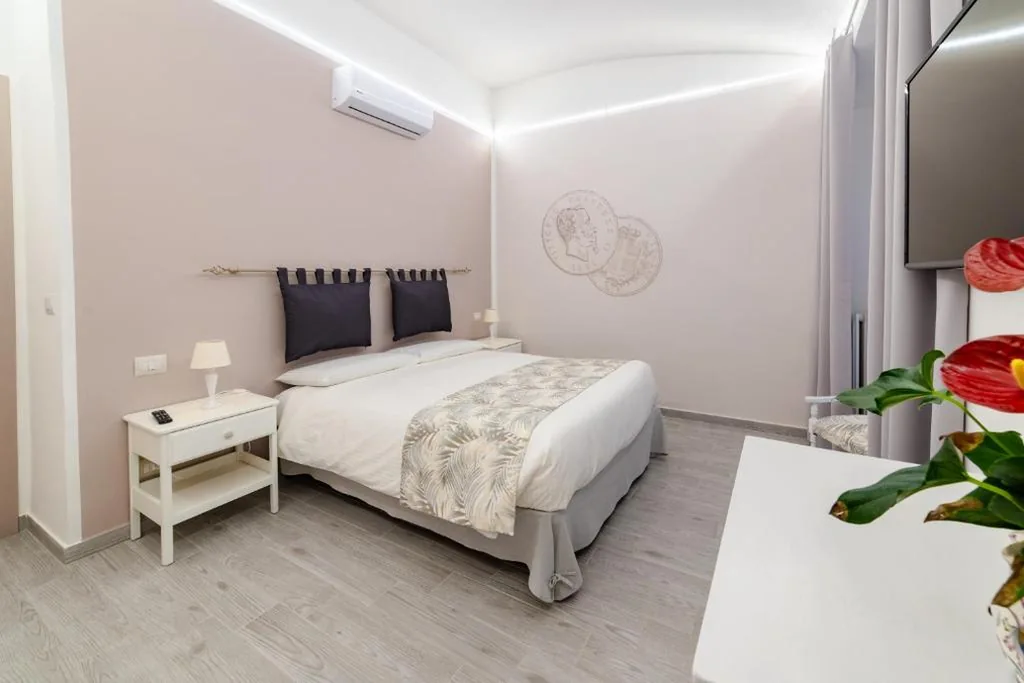 Double Room with Private Bathroom — Re Vittorio