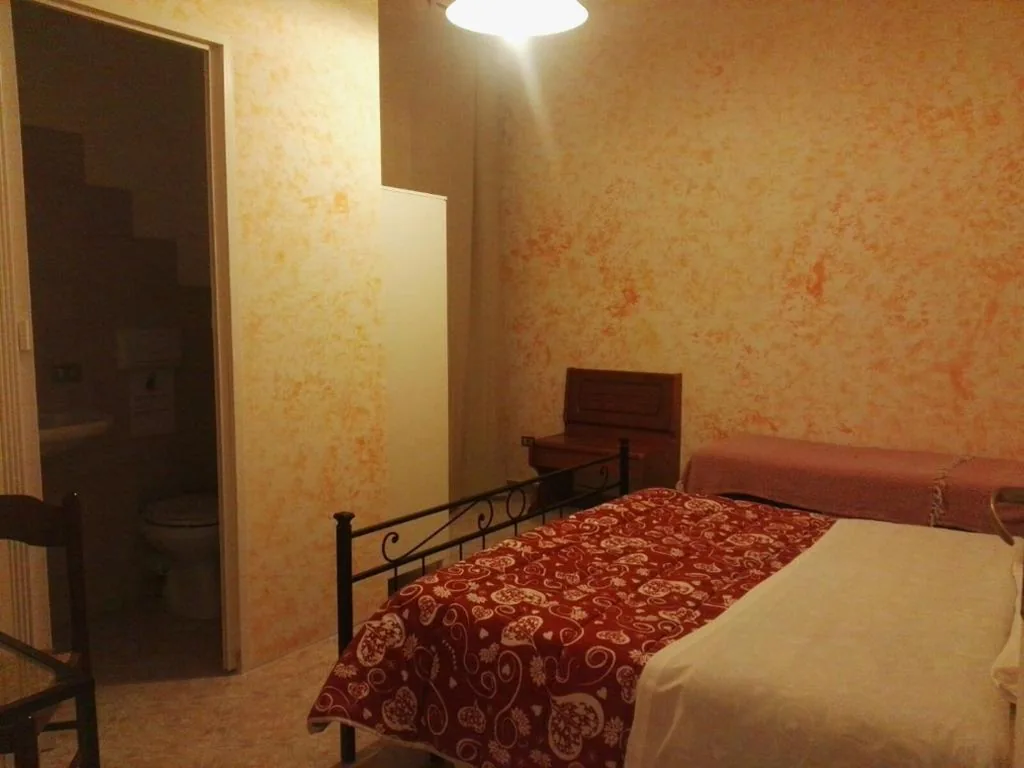 Double Room with Private Bathroom — Residenza Laterano