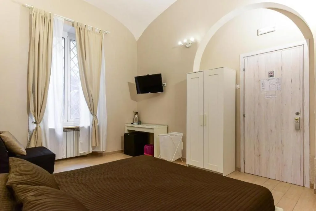 Camera Matrimoniale con Bagno Privato — Roma City B&B – Amami Viaggi Collection