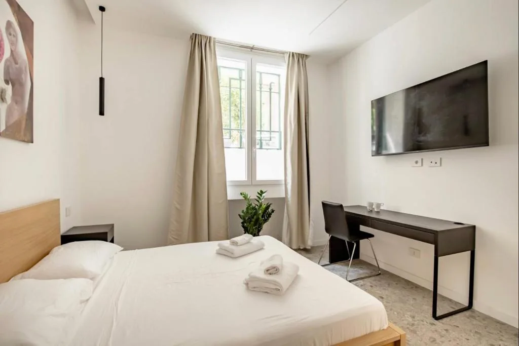 Camera Matrimoniale con Bagno Privato — Roma private rooms Vatican City