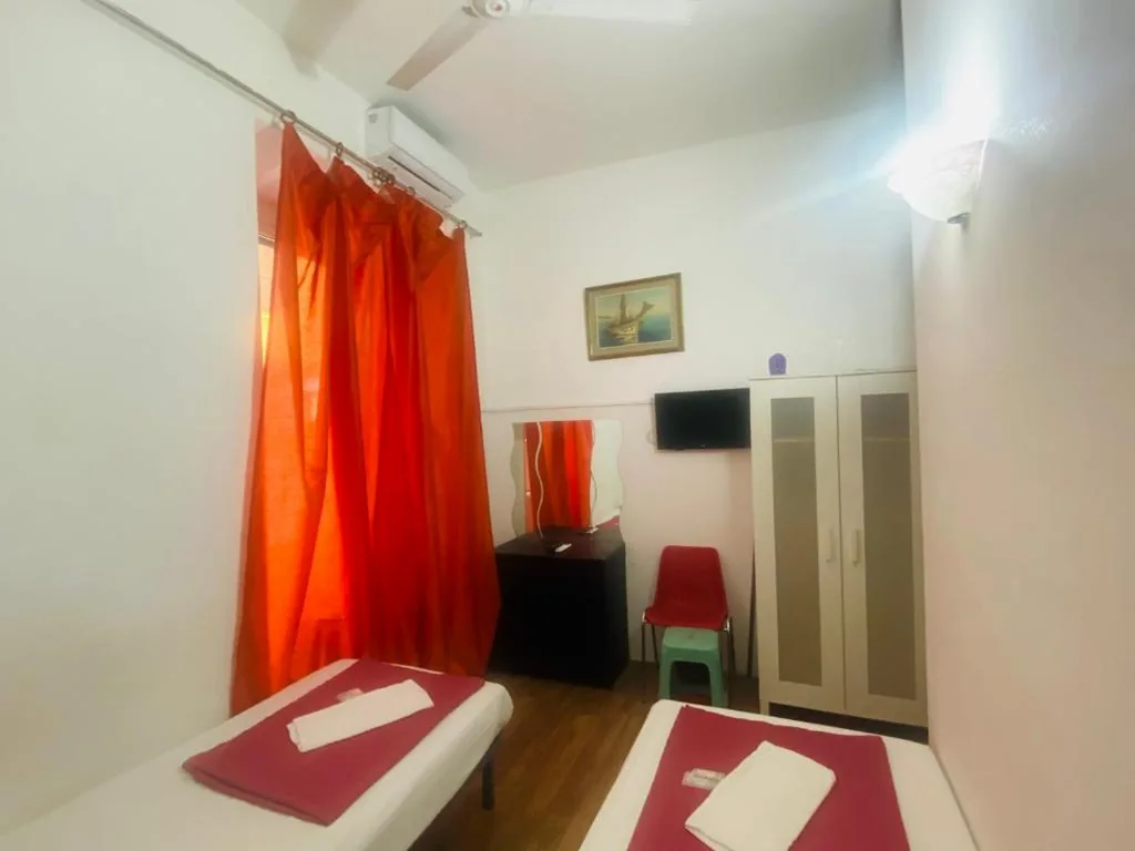 Double Room with Private Bathroom — Roman Place Affittacamere