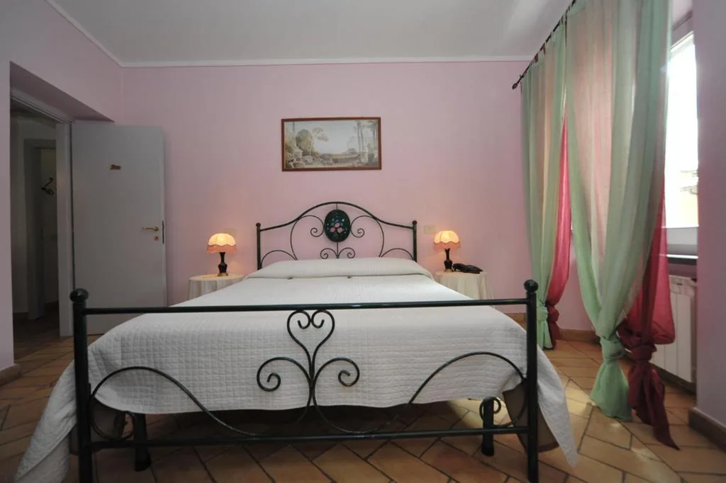Camera Matrimoniale con Bagno Privato — Romantica Pucci