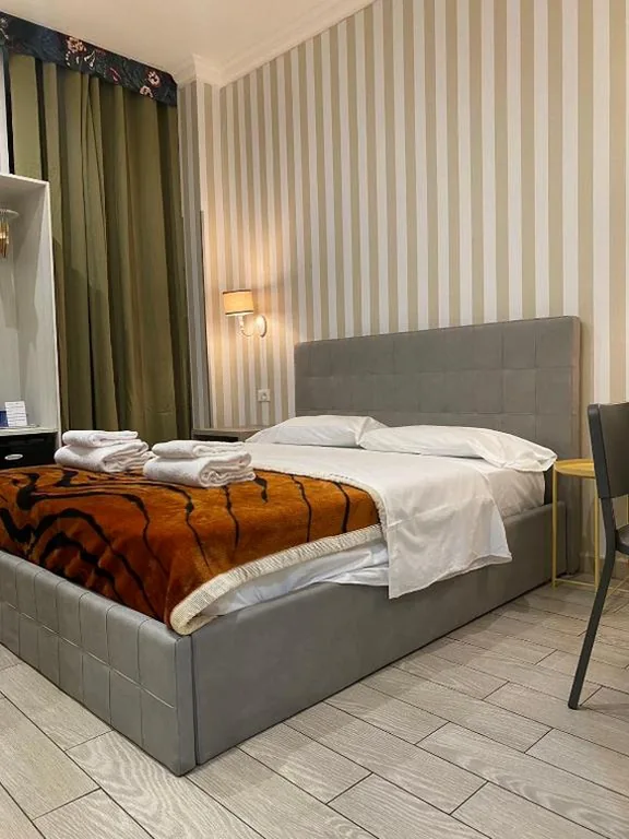 Camera Matrimoniale con Bagno Privato — Rome Orange Inn