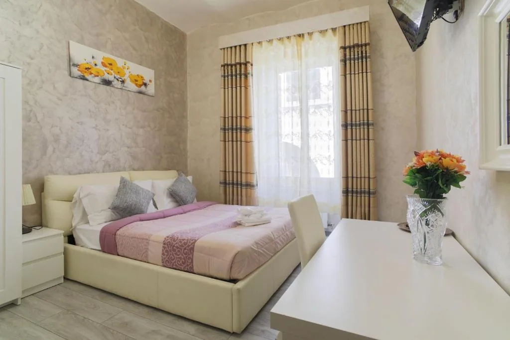 Camera Matrimoniale con Bagno Privato — Rome Place