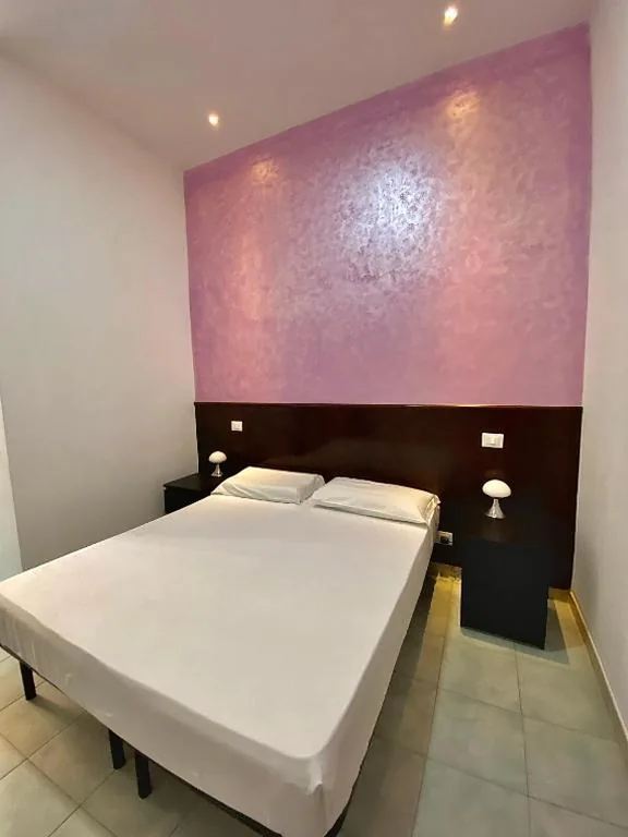 Camera Matrimoniale con Bagno Privato — Rome Termini Rooms 4