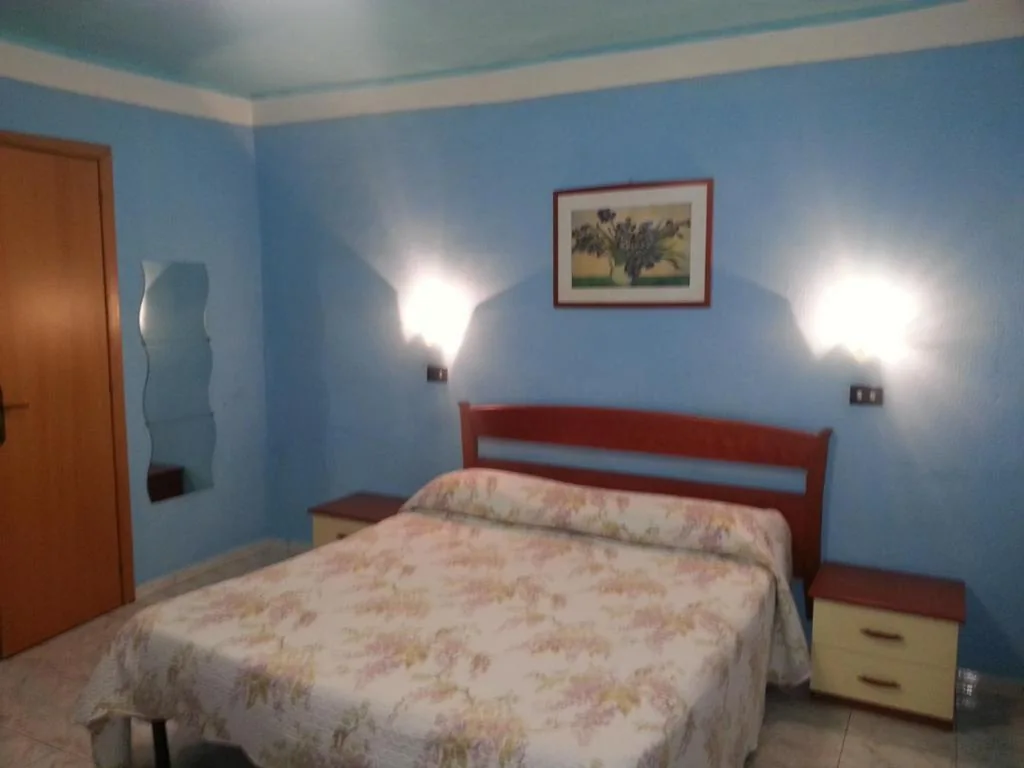 Camera Matrimoniale con Bagno Privato — Roxena house