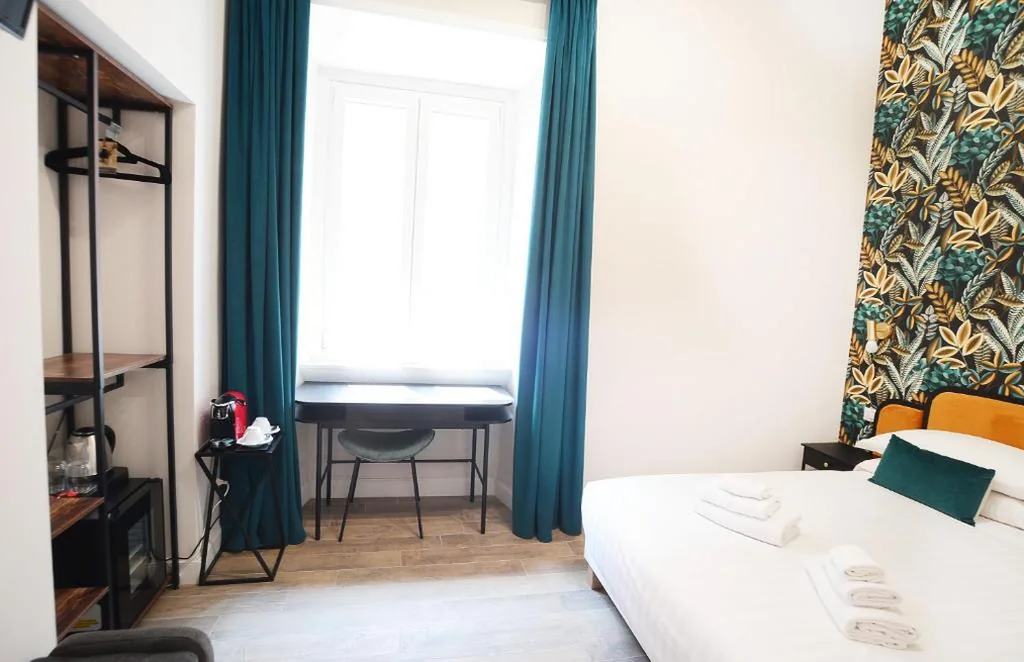 Double Room with Private Bathroom — San Cosimato 40 guesthouse