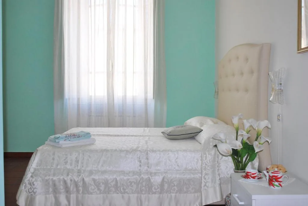 Double Room with Private Bathroom — San Peter’s Corner