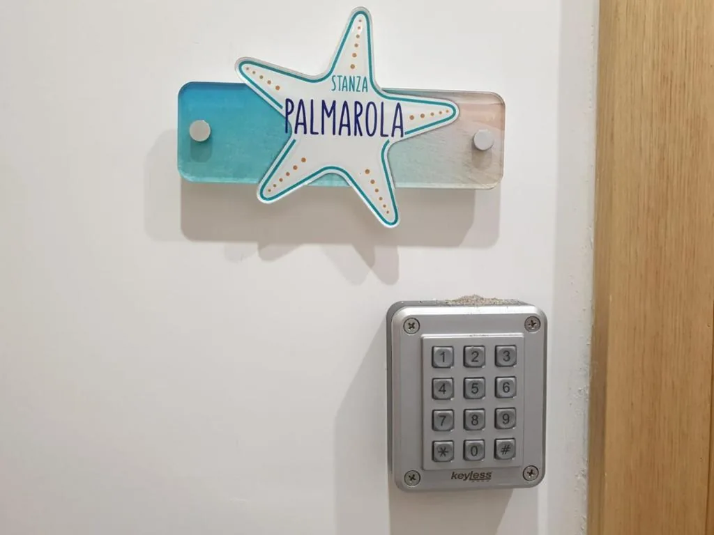 Camera Matrimoniale con Bagno Privato — Stella di Mare – Via Amendola