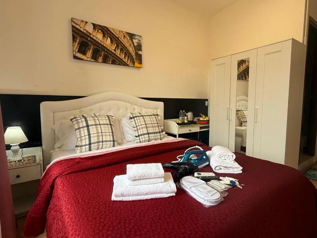 Double Room with Private Bathroom — sweety rome