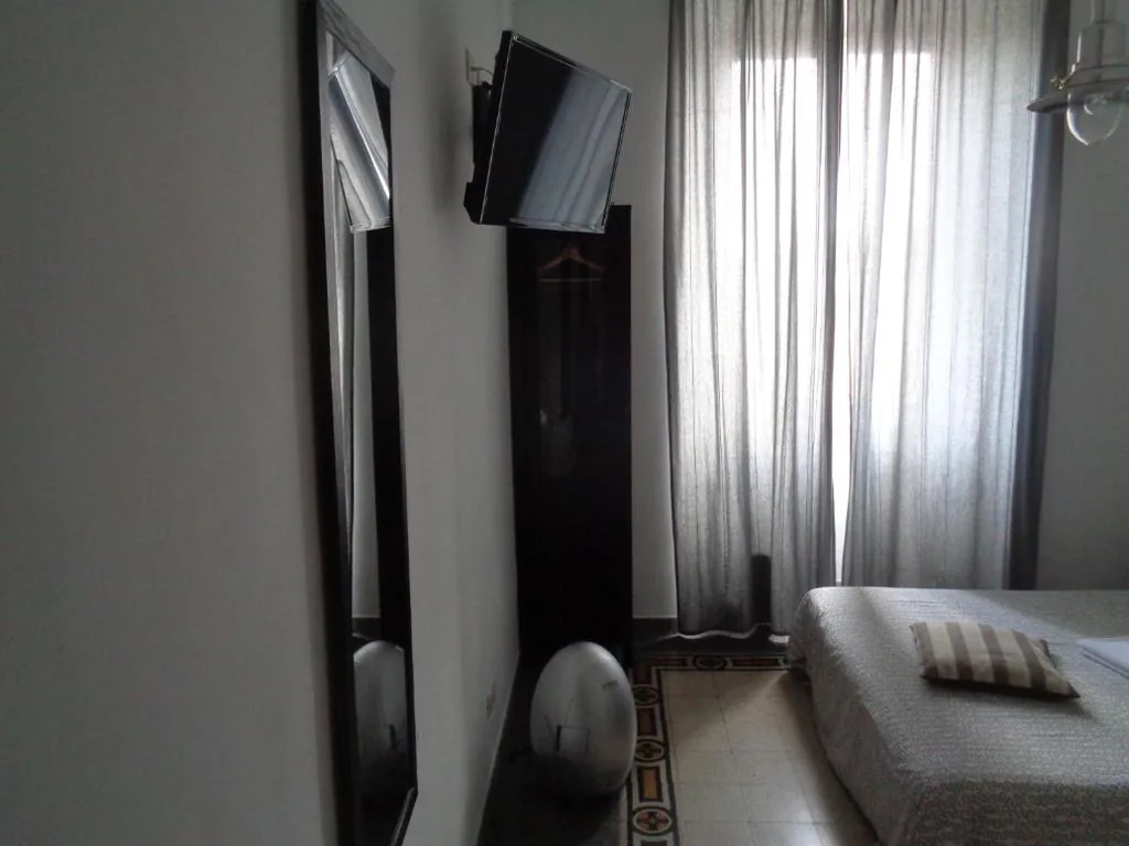 Camera Matrimoniale con Bagno Privato — T C RMs