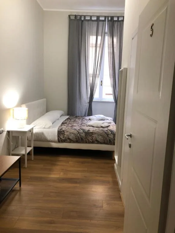 Camera Matrimoniale con Bagno Privato — The Castle Inside Rome
