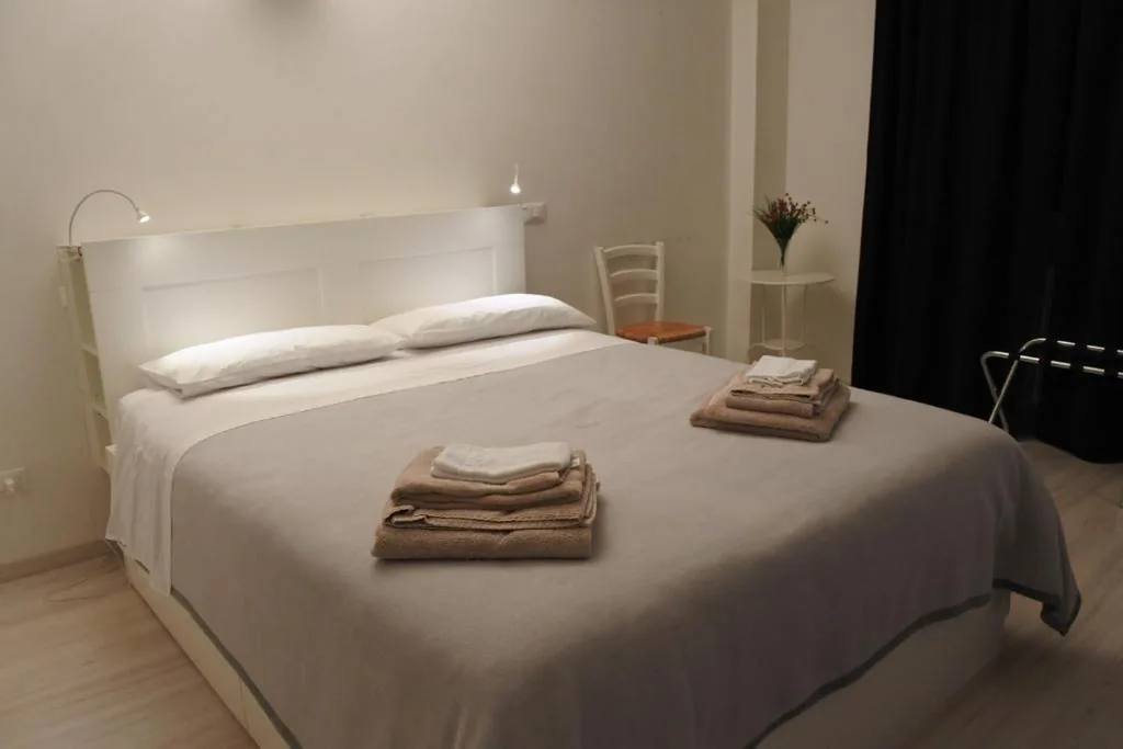 Double Room with Private Bathroom — Tiburtina Suites, Roma