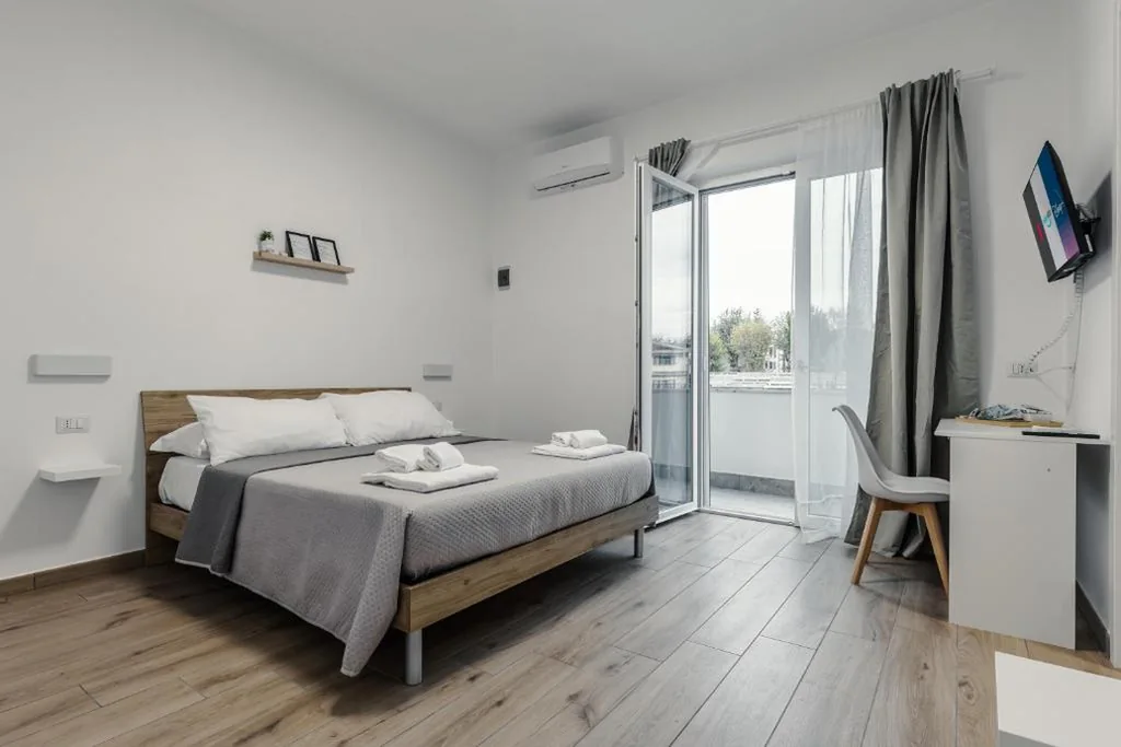 Camera Matrimoniale con Bagno Privato — Tury’s House