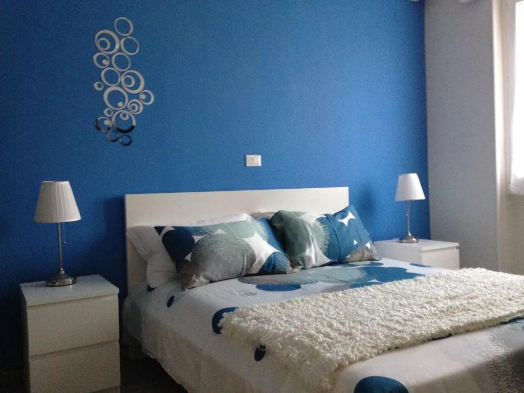 Double Room with Private Bathroom — Una Stanza In Centro