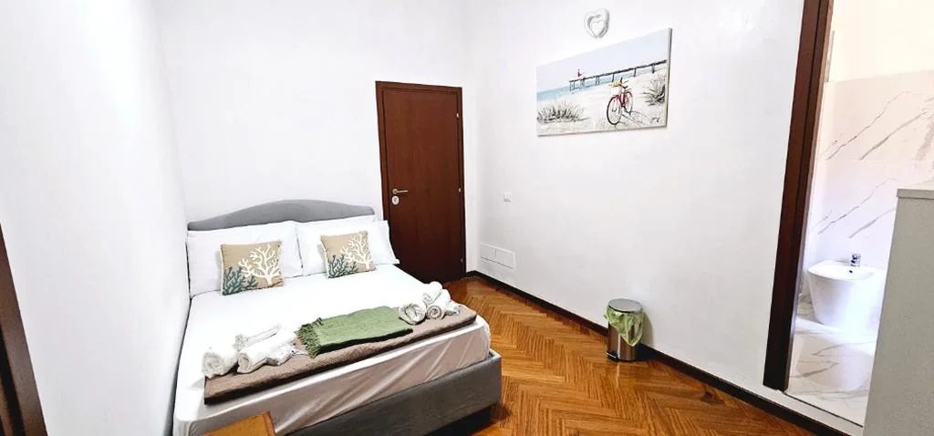 Camera Matrimoniale con Bagno Privato — VATICAN ERA Guest House