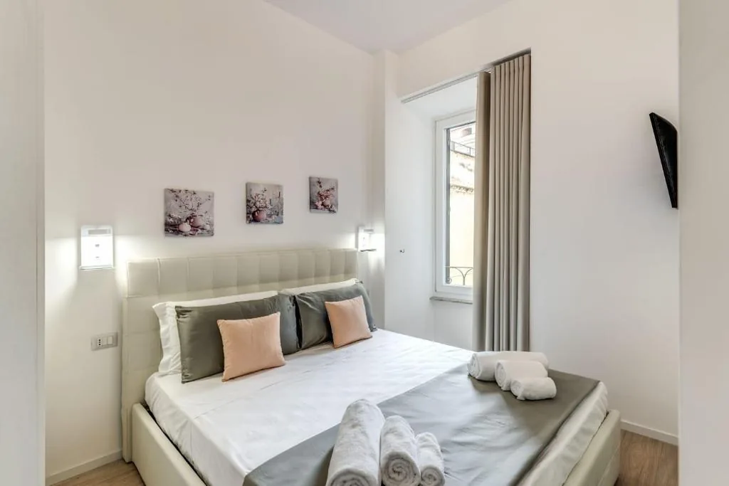 Double Room with Private Bathroom — Vatican Portrait Suites