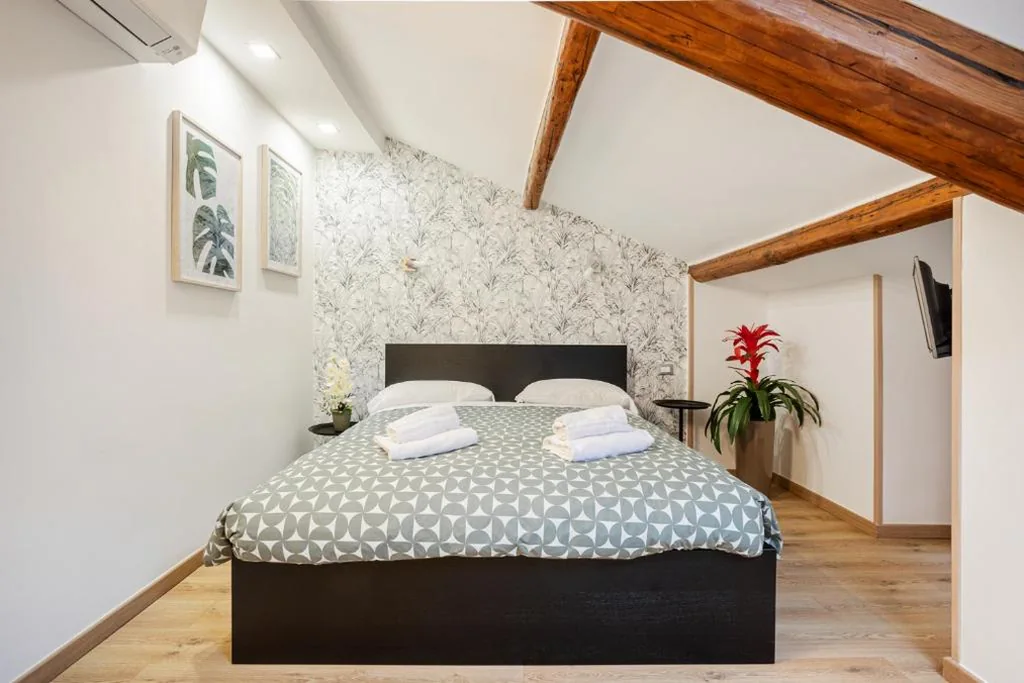 Camera Matrimoniale con Bagno Privato — Vatican Vittoria Suites – Urban garden – Rooms – Vatican Museum