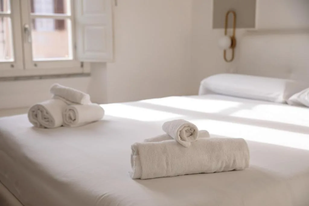 Camera Matrimoniale con Bagno Privato — Vaticano Venticinque Guest House by Ghor