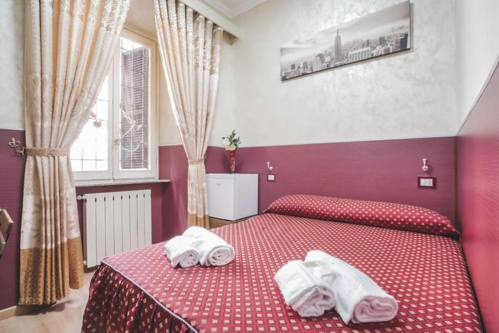 Camera Matrimoniale con Bagno Privato — Vertex Homes