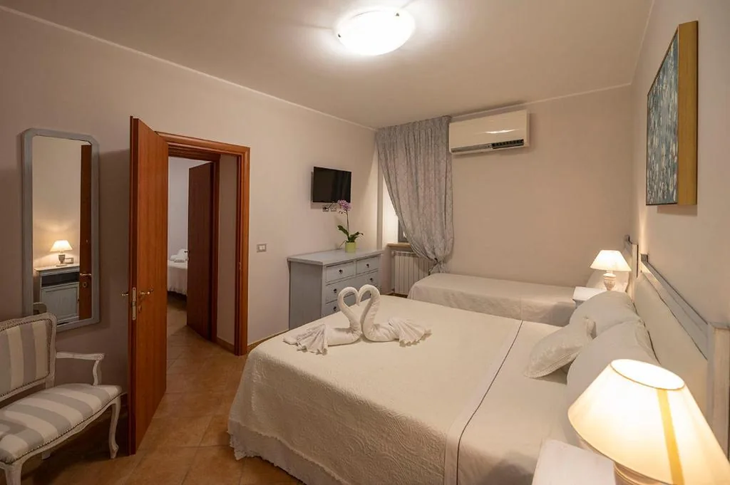 Camera Matrimoniale con Bagno Privato — Vico d’Ercole
