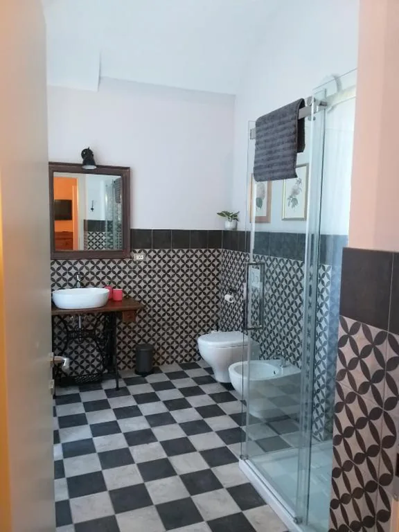 Double Room with Private Bathroom — VILLA ADRIANA