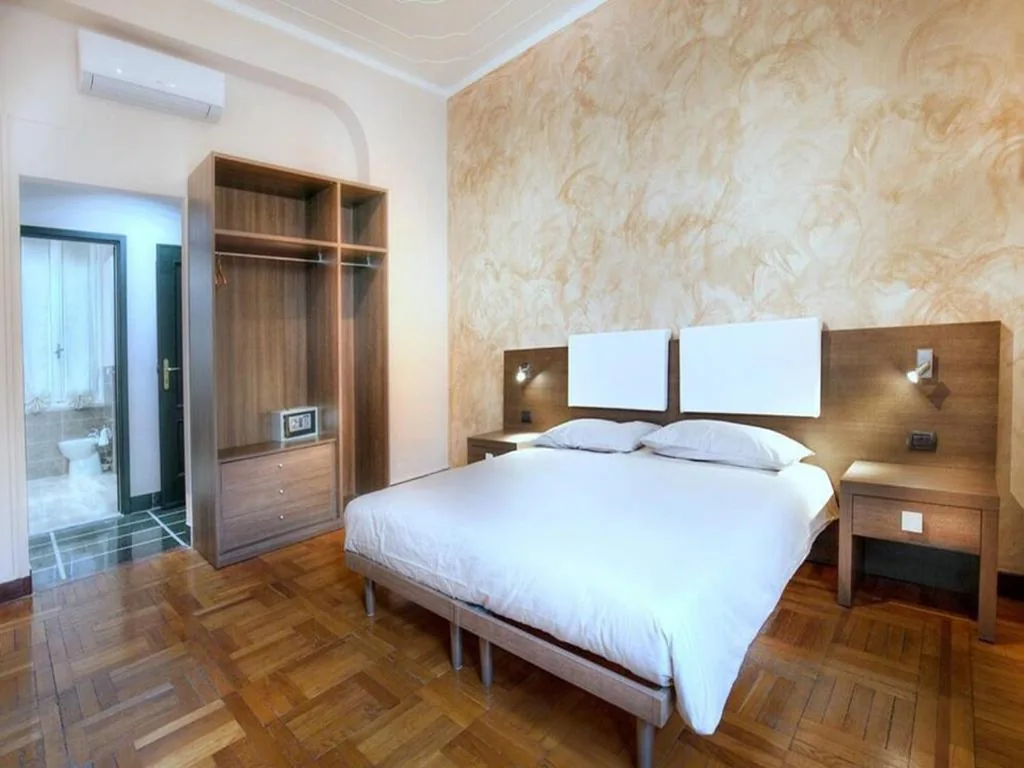 Double Room with Private Bathroom — VITTORIA ROOMS GuestHouse – the Original since 2015