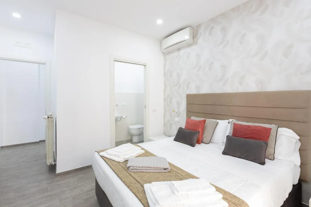 Camera Matrimoniale con Balcone — 247 Luxury Rooms Trastevere