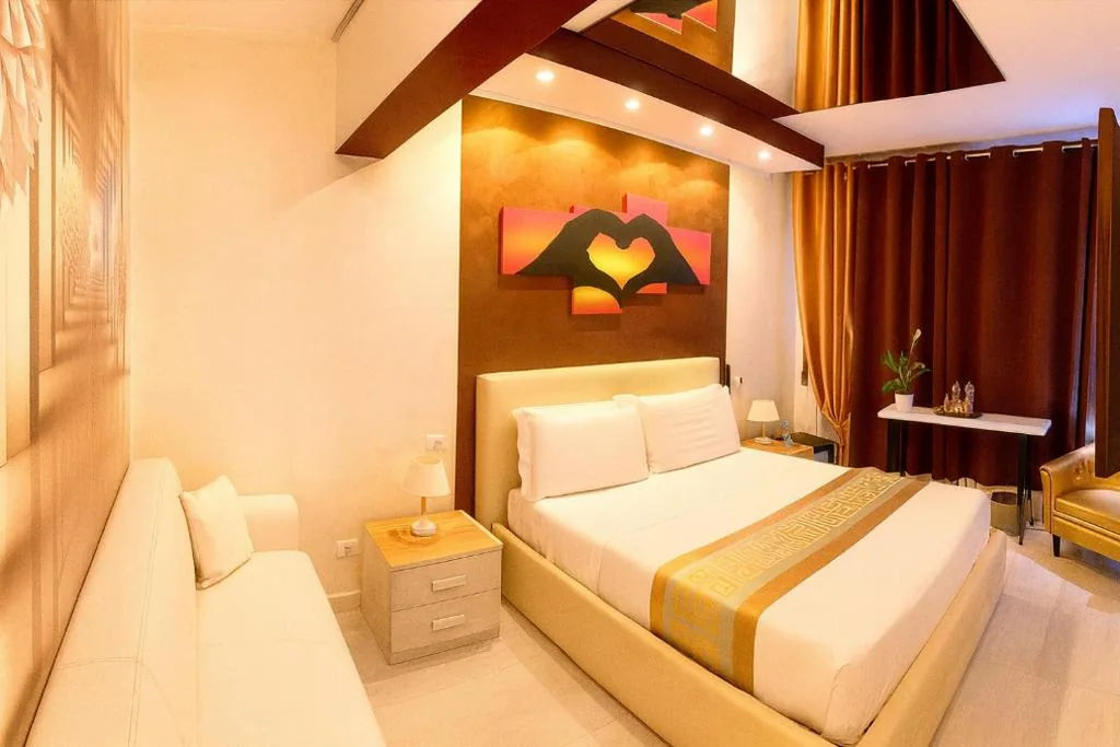 Camera Matrimoniale con Balcone (3 Adulti) — Bed Cinecitta’