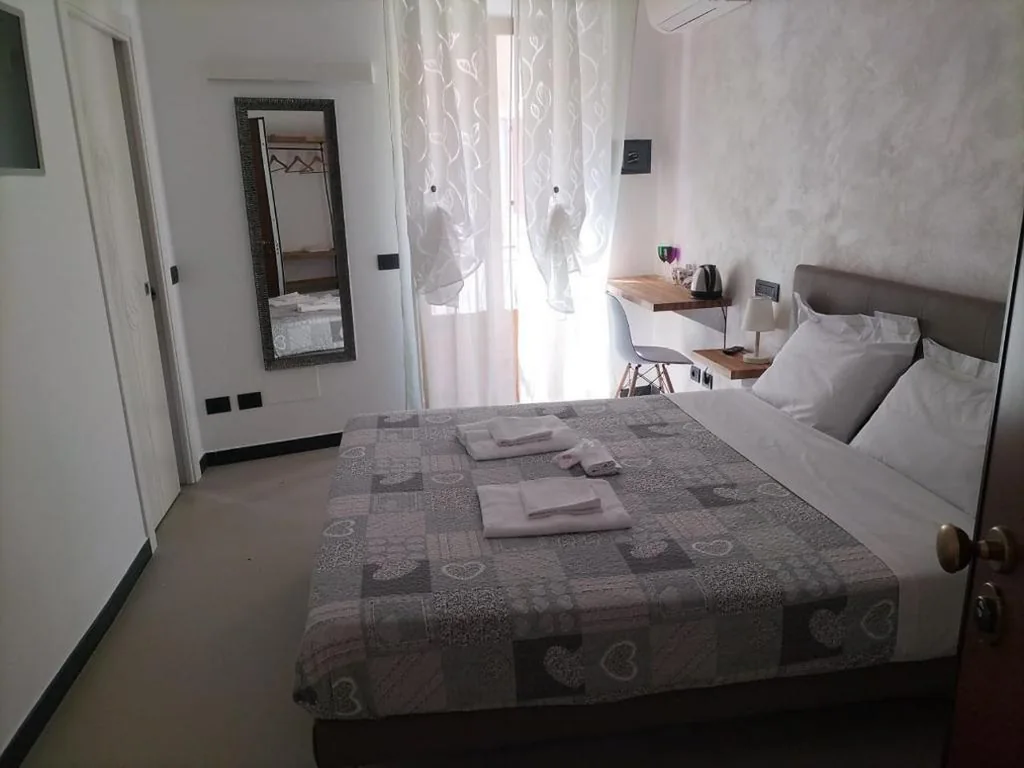 Double Room with Balcony — Affittacamere Ambrosia