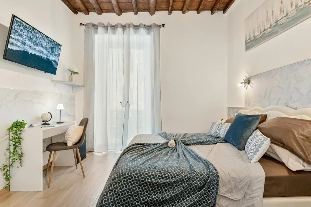Camera Matrimoniale con Balcone — Alby Express Rooms