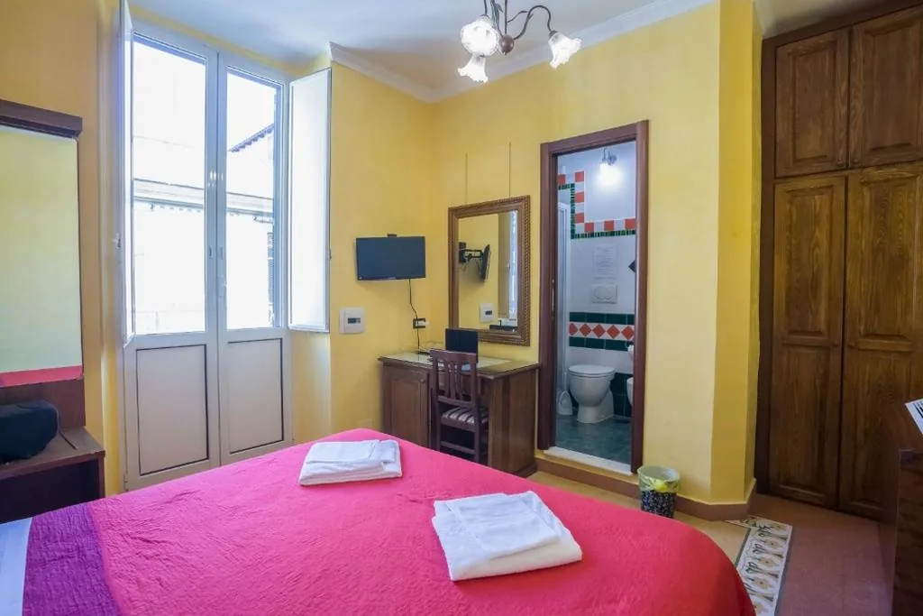 Camera Matrimoniale con Balcone — Anthony Guesthouse