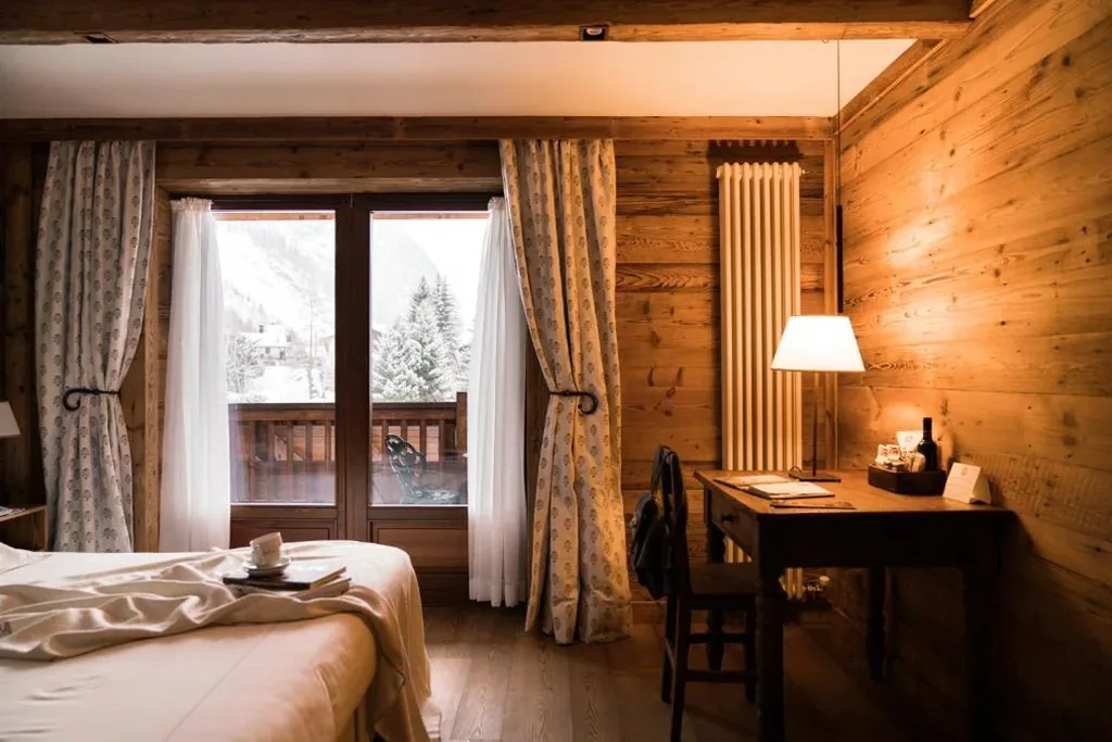 Double Room with Balcony — Auberge de La Maison