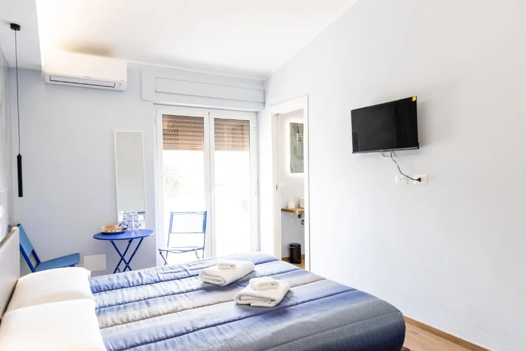 Camera Matrimoniale con Balcone — Casa twins