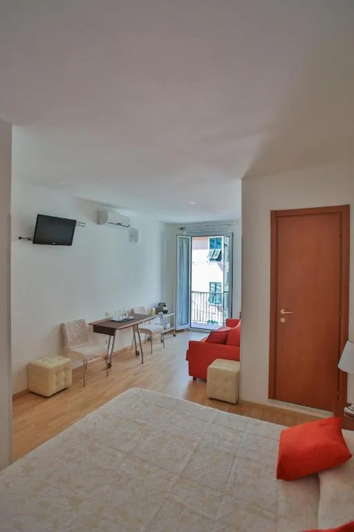 Double Room with Balcony — CATEO