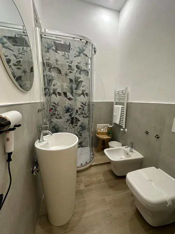 Camera Matrimoniale con Balcone — Center Rooms La Spezia