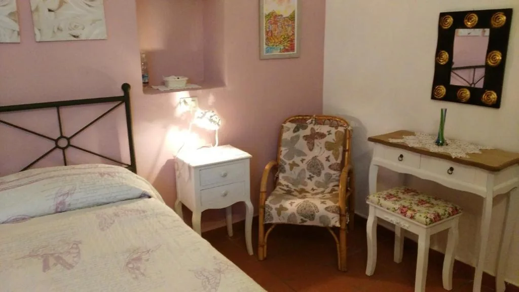 Camera Matrimoniale con Balcone — Country House La Scortica