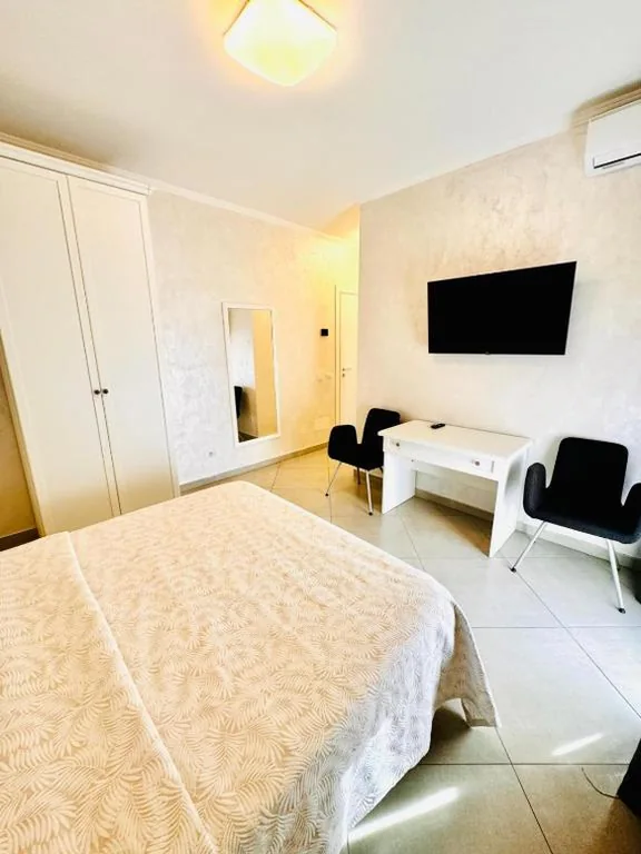 Double Room with Balcony — Dodo Holiday in Rome