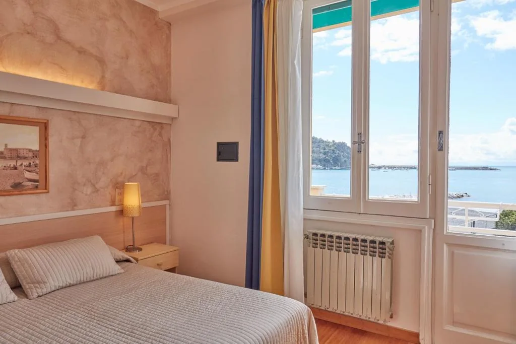 Camera Matrimoniale con Balcone e Vista Mare — Albergo Celeste