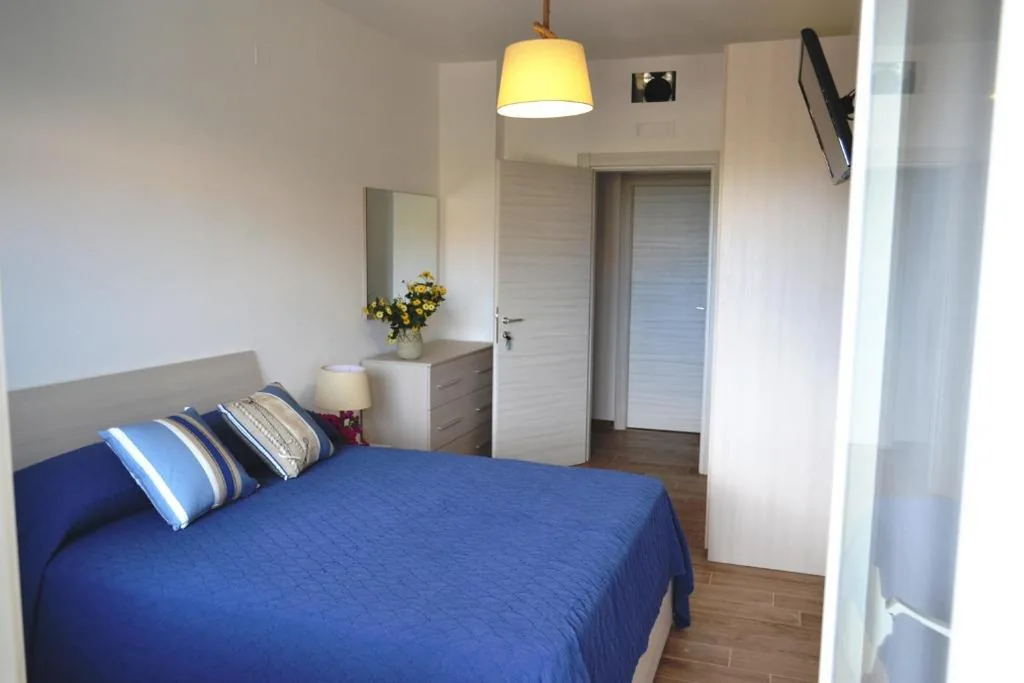Double Room with Balcony and Sea View — B&B LINEABLU