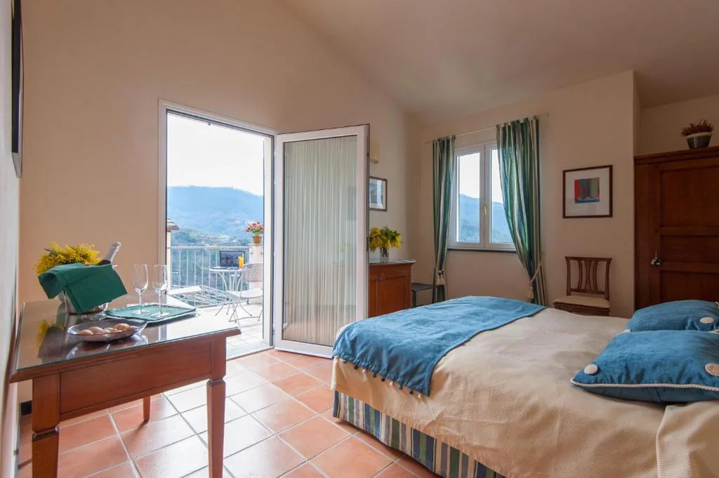 Camera Matrimoniale con Balcone e Vista Mare — Hotel Al Terra Di Mare