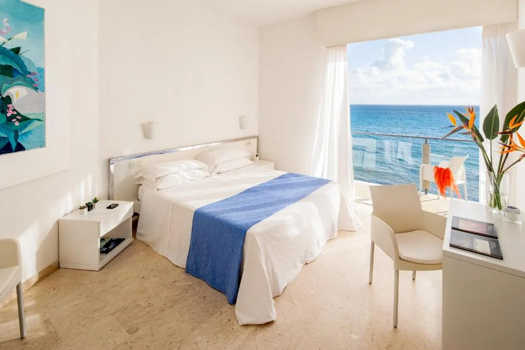 Double Room with Balcony and Sea View — Hotel Caravelle Thalasso & Wellness