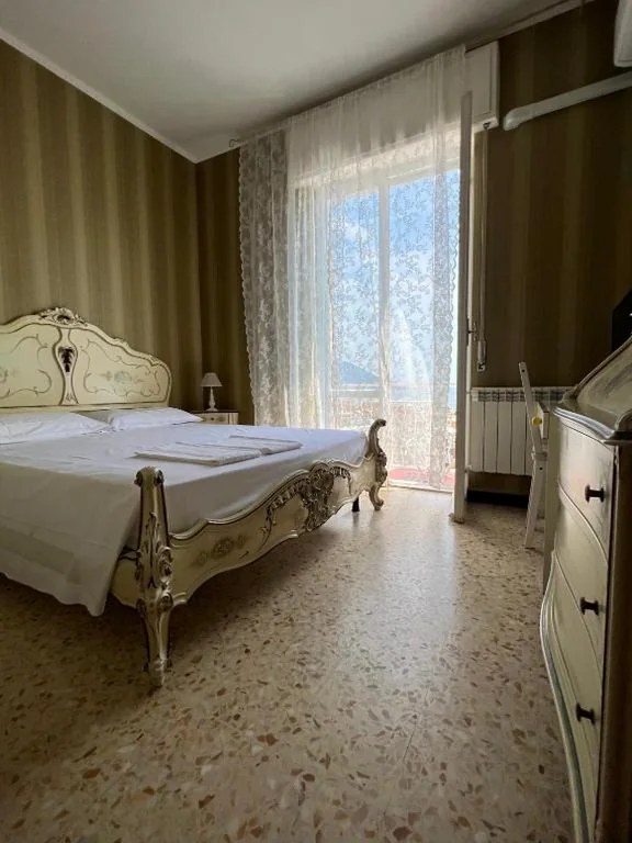 Camera Matrimoniale con Balcone e Vista Mare — Hotel Pineta