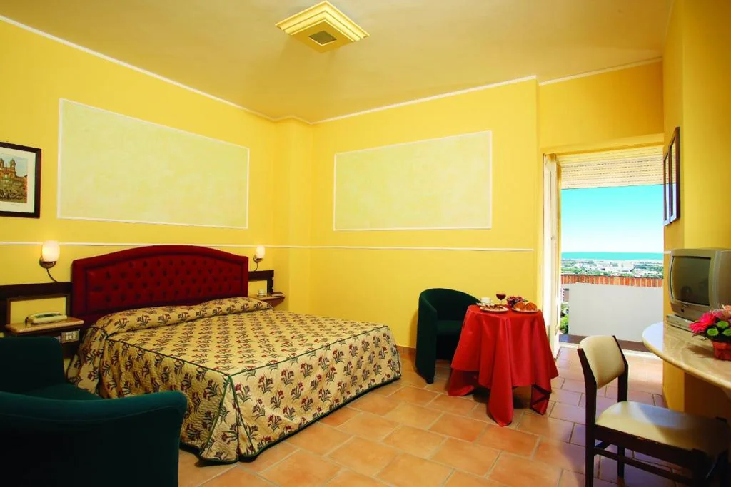 Camera Matrimoniale con Balcone e Vista Mare — Hotel Tarconte