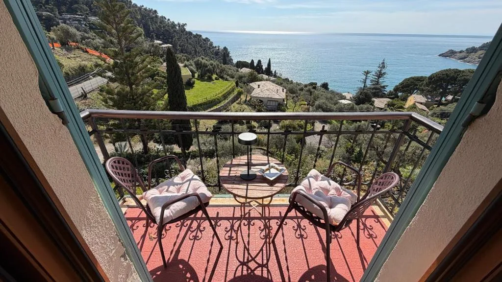 Double Room with Balcony and Sea View — Hotel Villa Belvedere
