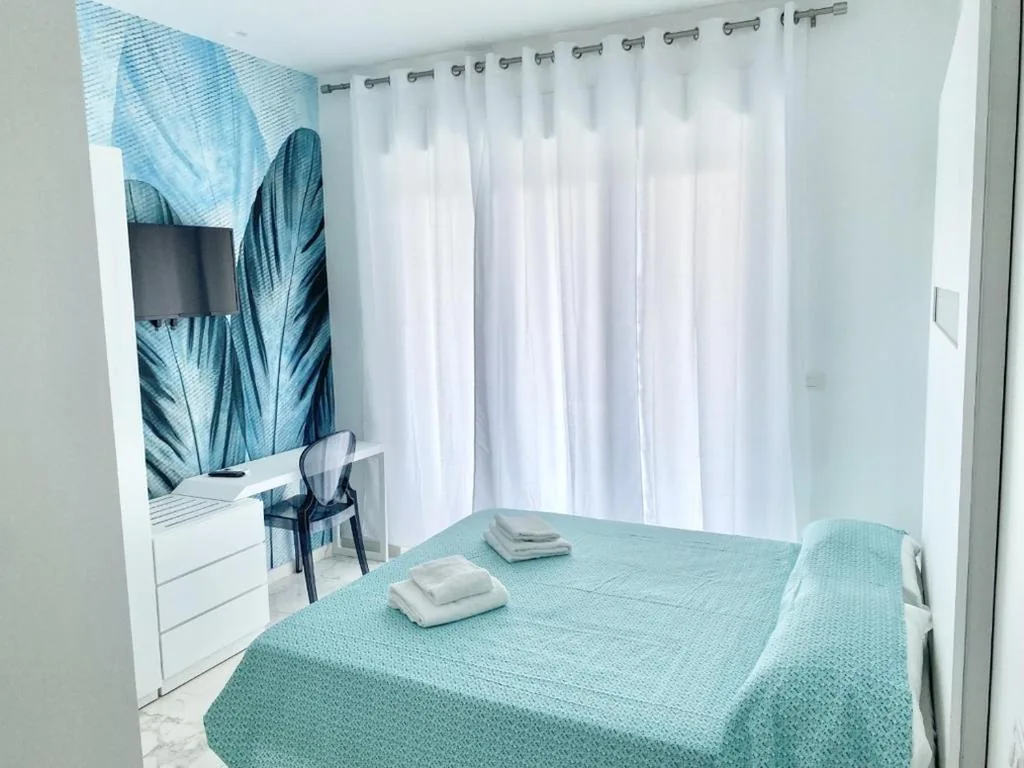 Double Room with Balcony and Sea View — IL VIAGGIATORE RELAIS SUL MARE