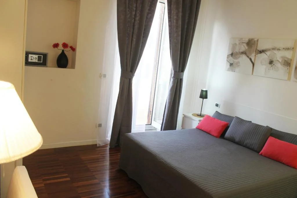 Camera Matrimoniale con Balcone — Fornaci Guest House