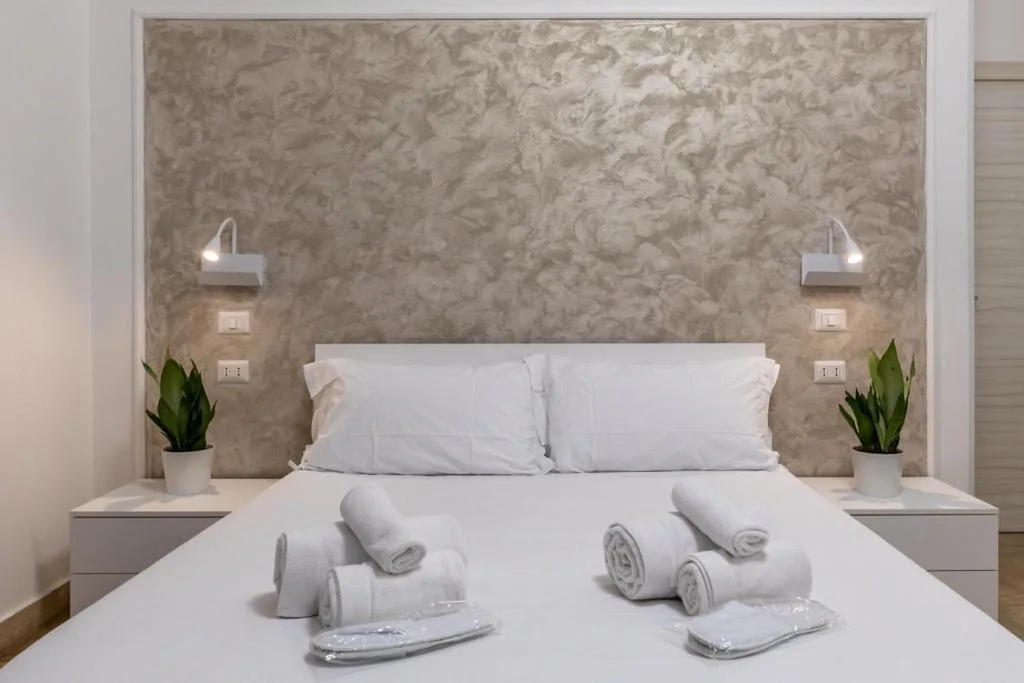 Camera Matrimoniale con Balcone — Gregorio VII Luxury Home Apartment