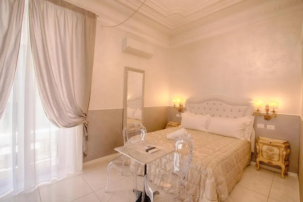Camera Matrimoniale con Balcone — Home Grifondoro Affittacamere