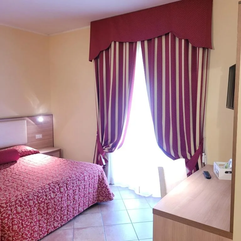 Camera Matrimoniale con Balcone — Hotel Eden Sul Lago